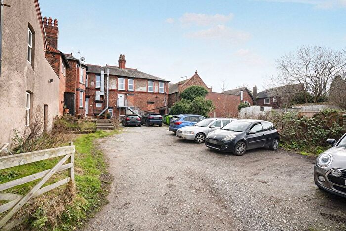 2 Bedroom Flat For Sale In Chester Road, Helsby, Frodsham, WA6
