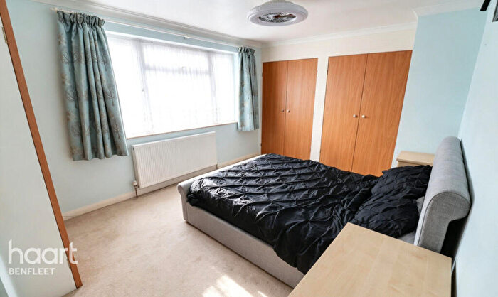 3 Bedroom Semi Detached House For Sale In Mandeville Way, Benfleet, SS7