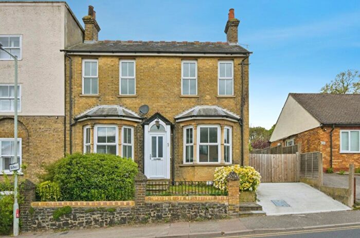 3 Bedroom Semi-Detached House For Sale In Musley Hill, Ware, SG12
