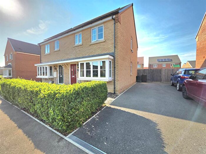 3 Bedroom Semi-Detached House For Sale In Atherton Gardens, Pinchbeck, PE11