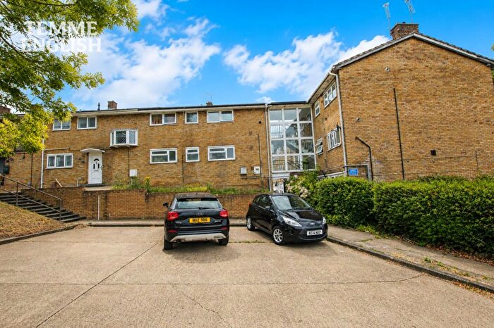 2 Bedroom Flat For Sale In Long Riding, Basildon, SS14