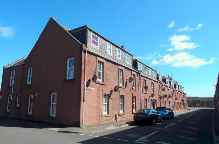 3 Bedroom Maisonette To Rent In Russell Street, Arbroath, DD11