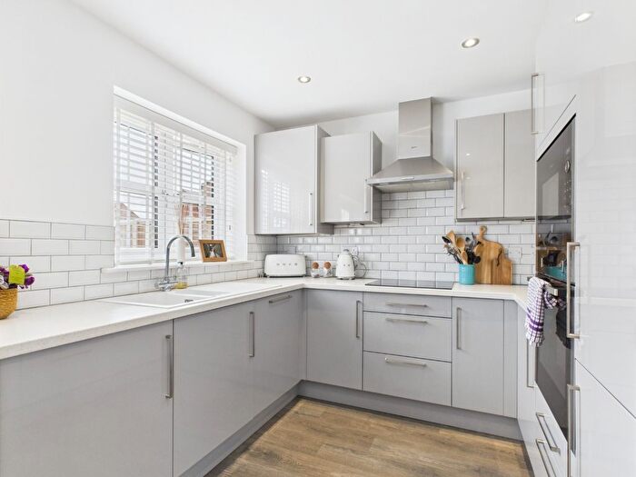 3 Bedroom End Terrace House For Sale In Bamburgh Park, Kingswood, Hull, HU7