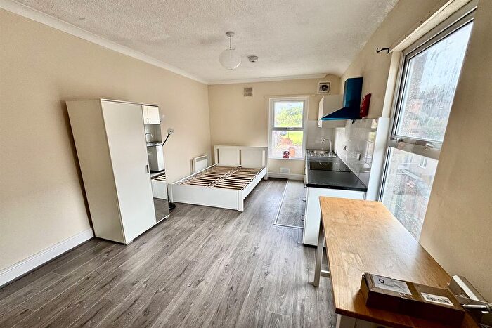 1 Bedroom Flat To Rent In Albany Road, CV5