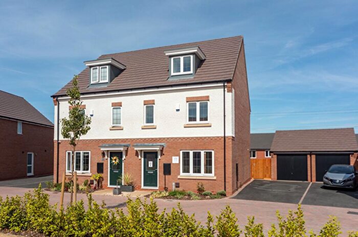 3 Bedroom Semi Detached House For Sale In Regency Park, Park Lane, DE74