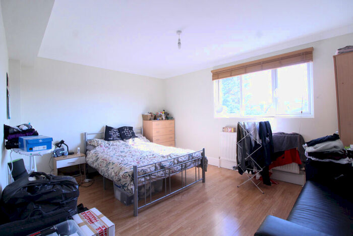2 Bedroom Flat To Rent In London, E11