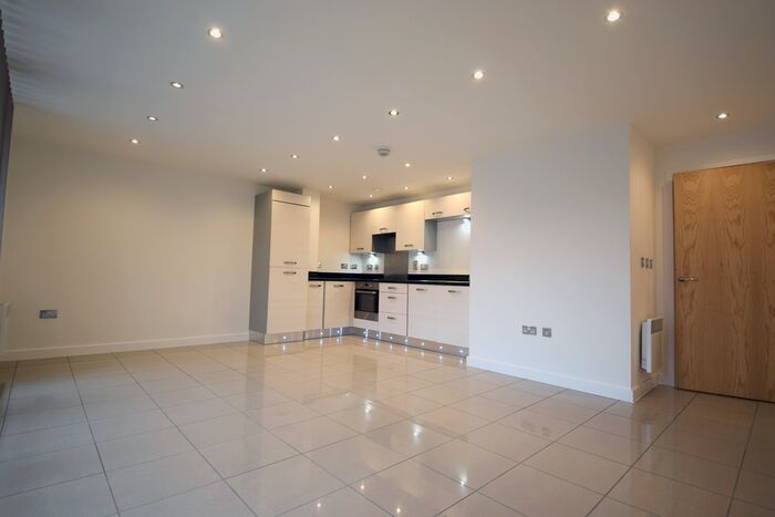 2 Bedroom Flat To Rent In Geoffrey Watling Way, Norwich, NR1