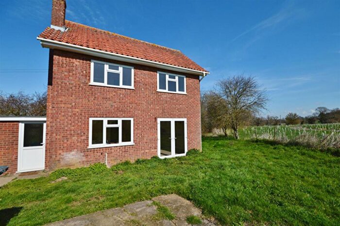 3 Bedroom Detached House To Rent In Heveningham, IP19
