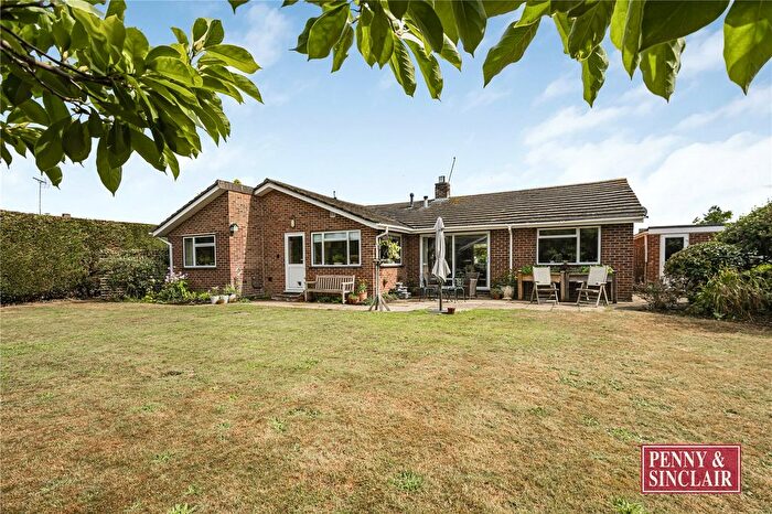 3 Bedroom Bungalow For Sale In Makins Road, RG9