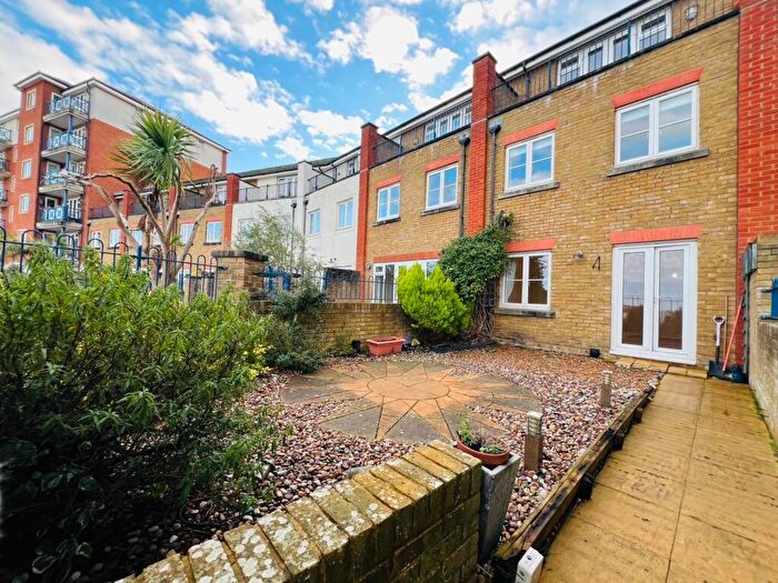 4 Bedroom Town House To Rent In San Juan Court, Eastbourne, BN23