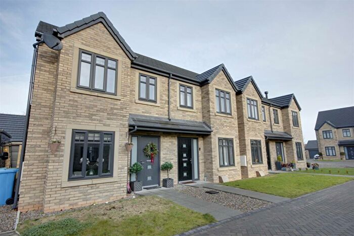 3 Bedroom End Of Terrace House For Sale In Coulson Croft, Gilberdyke, HU15
