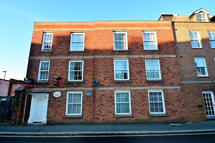 1 Bedroom Flat To Rent In Lugley Street, Newport, PO30