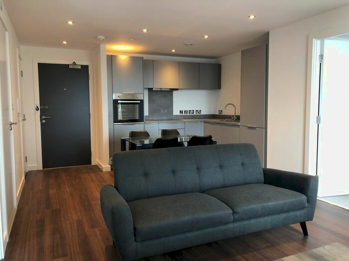 2 Bedroom Flat To Rent In The Priory Queensway, Birmingham, B4