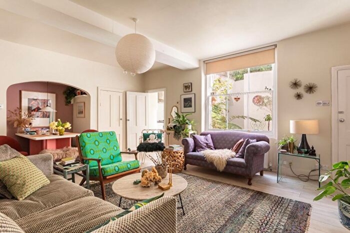 2 Bedroom Flat To Rent In St. Michaels Place, Brighton, BN1