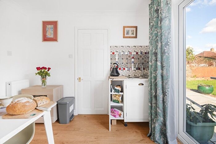 1 Bedroom Flat To Rent In Hillside Road, Croydon, CR0