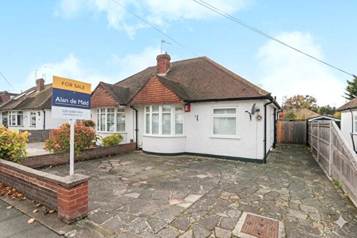 2 Bedroom Bungalow For Sale In Kynaston Road, Orpington, BR5