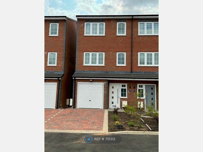 3 Bedroom Semi-Detached House To Rent In Wingate Road, Luton, LU4