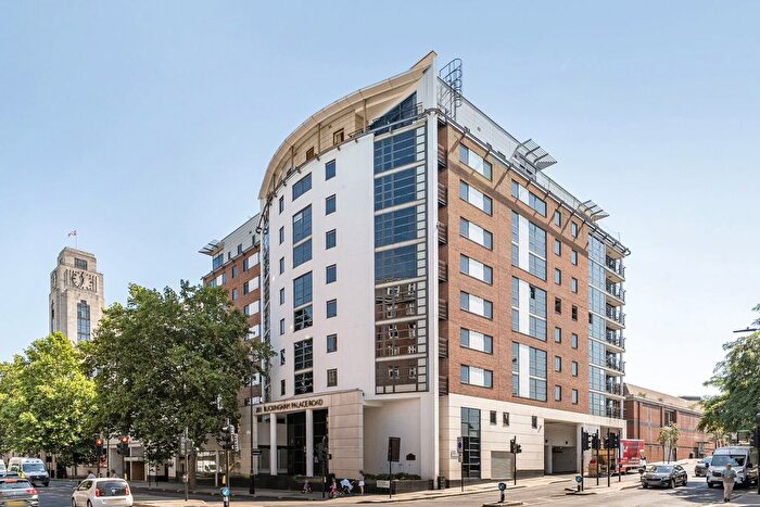 2 Bedroom Flat To Rent In Buckingham Palace Road, Victoria, London, SW1W