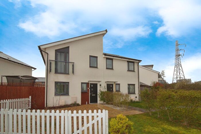 3 Bedroom Semi-Detached House For Sale In Hartley Avenue, Peterborough, Cambridgeshire, PE1