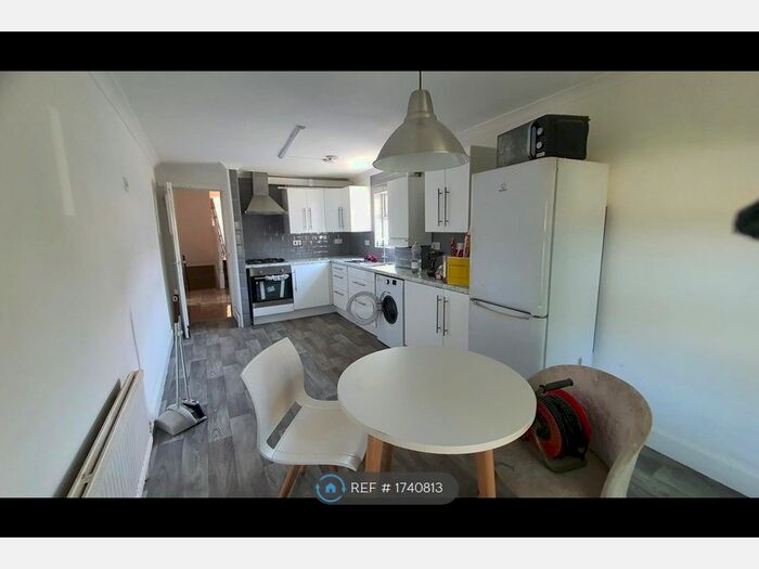 4 Bedroom Flat To Rent In Bulwer Road, London, E11
