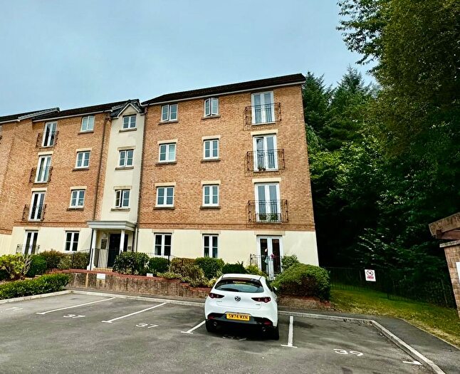 2 Bedroom Flat For Sale In Clos Gwaith Dur, Ebbw Vale, NP23