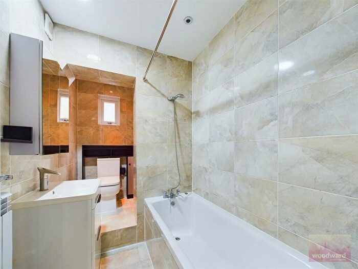 3 Bedroom Flat To Rent In Mount Park Avenue, Harrow On The Hill, HA1