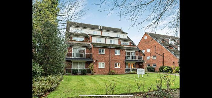 2 Bedroom Apartment To Rent In Gatcombe Court, Park Road, Beckenham, BR3