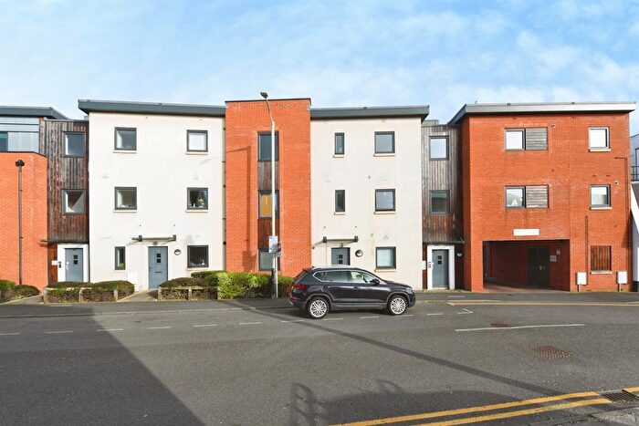 2 Bedroom Apartment For Sale In Cedar Avenue, Chelmsford, CM1