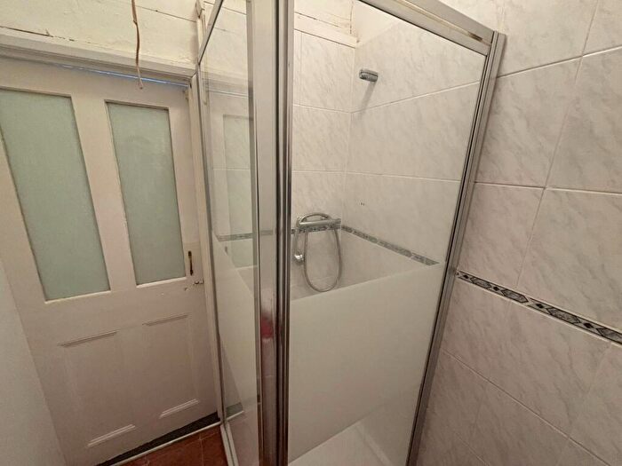 1 Bedroom Flat To Rent In West Cliff, Dawlish, EX7