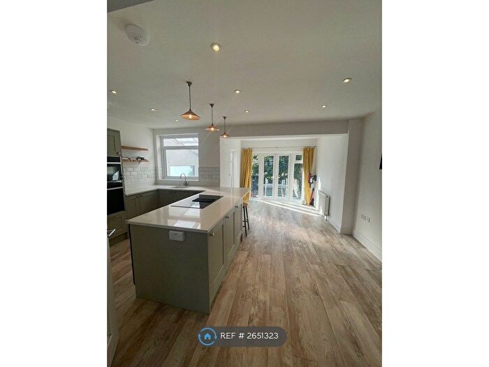 4 Bedroom Terraced House To Rent In Woodford Green, Woodford Green, IG8