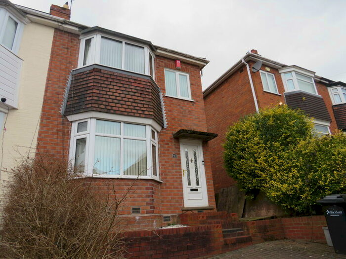 3 Bedroom Semi-Detached House To Rent In Dovey Road, Tividale, Oldbury, B69