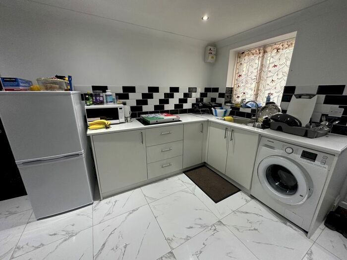 Studio To Rent In Belmore Avenue, Hayes, Greater London, UB4