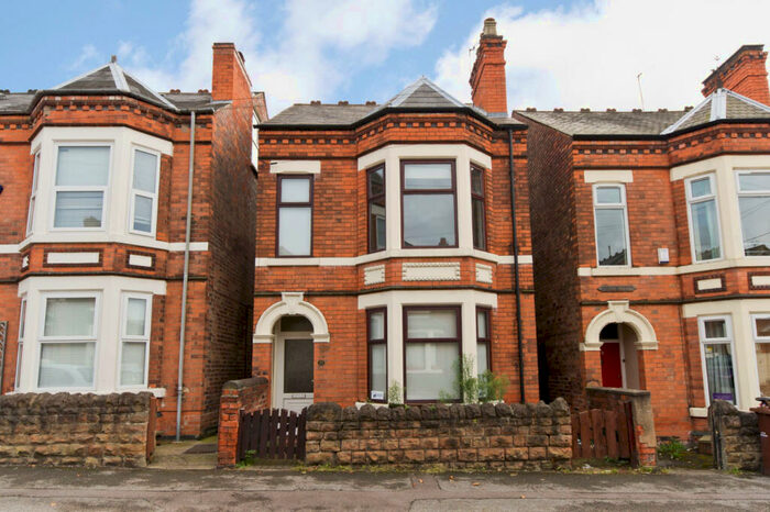 5 Bedroom Detached House To Rent In Dunlop Avenue, Lenton, Nottingham, NG7