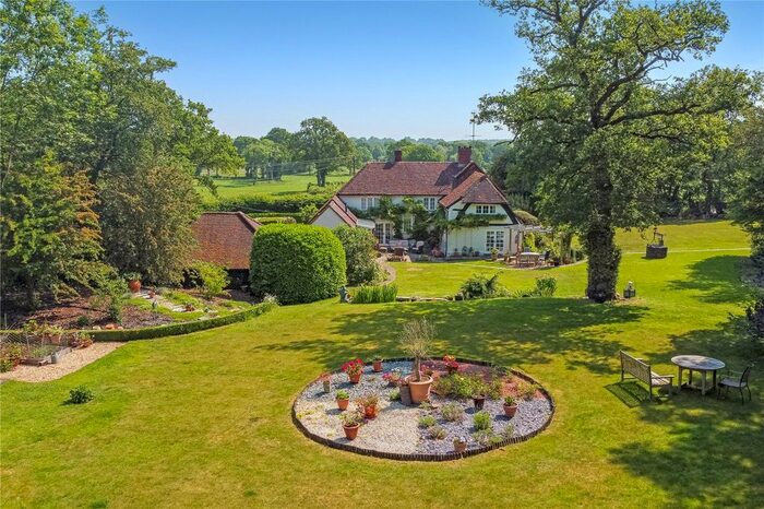 3 Bedroom Detached House For Sale In Crondall Road, Fleet, GU51