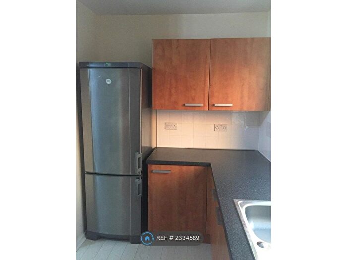 1 Bedroom Flat To Rent In Lundy House, Reading, RG2