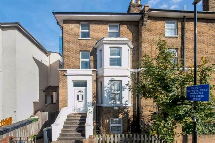 3 Bedroom Maisonette To Rent In Gilmore Road, Lewisham, SE13