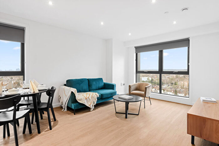 2 Bedroom Flat To Rent In Sutton Court Road, Sutton, Surrey, SM1