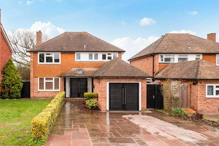 4 Bedroom Detached House For Sale In Cleveland Gardens, Worcester Park, KT4