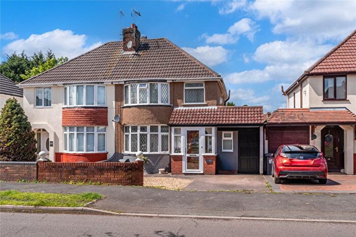 3 Bedroom Semi-Detached House For Sale In Winchester Road, Fordhouses, Wolverhampton, West Midlands, WV10