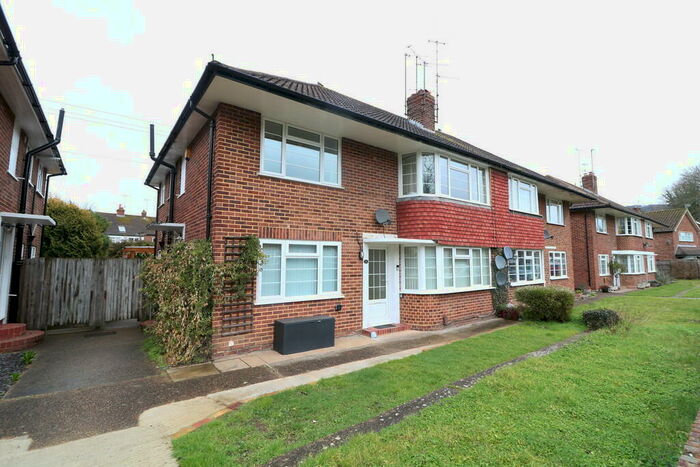 2 Bedroom Apartment To Rent In Swan Mill Gardens, Dorking, RH4
