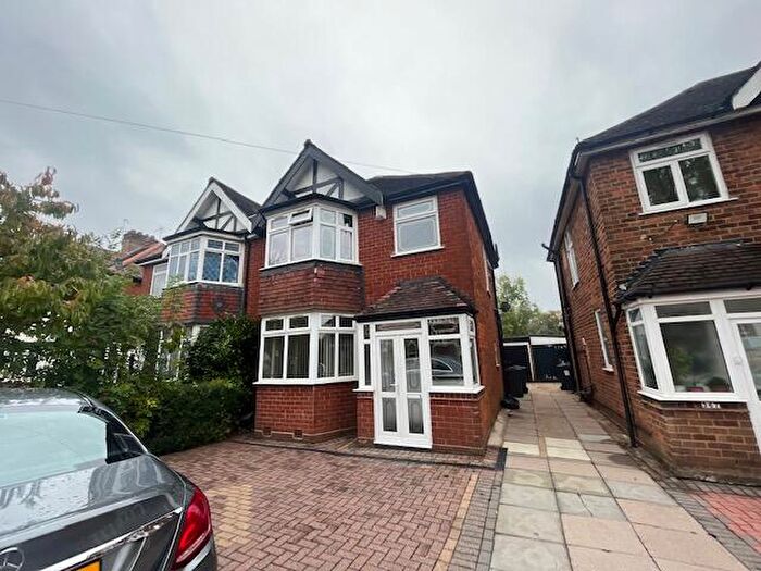 3 Bedroom Semi-Detached House To Rent In Wake Green Road, Birmingham, B13