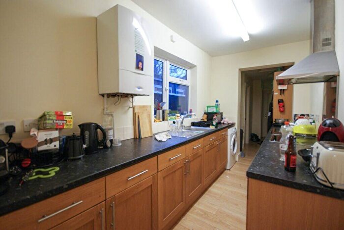 6 Bedroom Terraced House To Rent In Dawlish Road, Selly Oak, Birmingham, B29