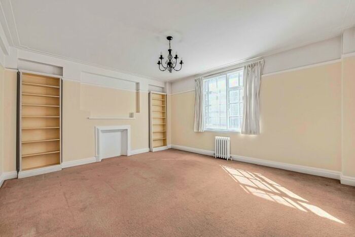 2 Bedroom Flat To Rent In Coram Street, London, WC1N
