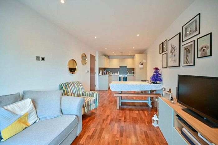 2 Bedroom Flat To Rent In Sesame Apartments, Holman Road, Battersea, London, SW11