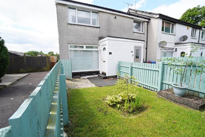 2 Bedroom Flat To Rent In Laburnum Road, Banknock, Falkirk, FK4