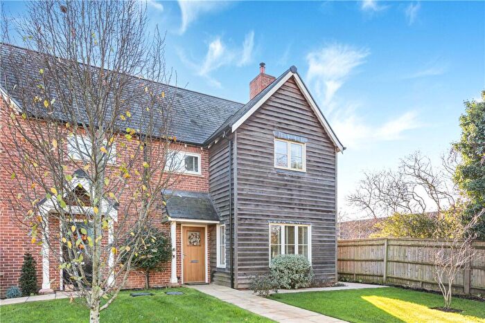 3 Bedroom Semi-Detached House For Sale In Couling Close, Yarnton, Kidlington, OX5