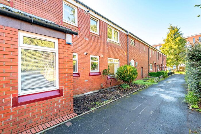 2 Bedroom Apartment For Sale In Walker Court, Partick, Glasgow, G11
