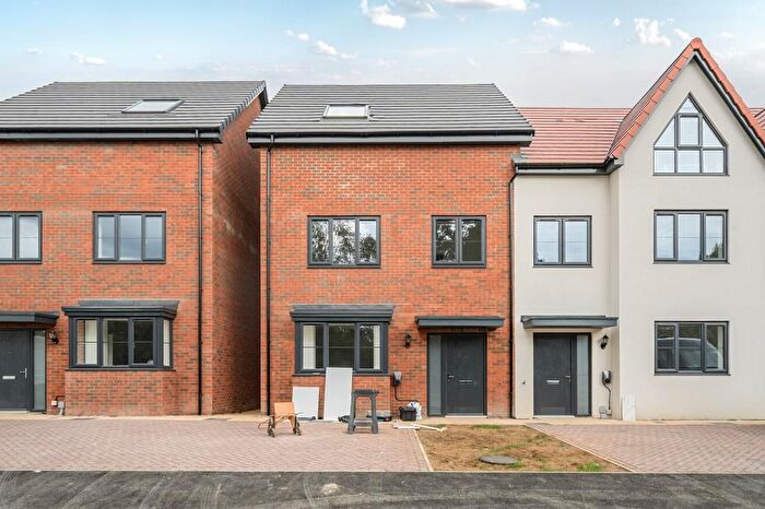 5 Bedroom Semi-detached House To Rent In Aylesbury, Oxfordshire, HP21