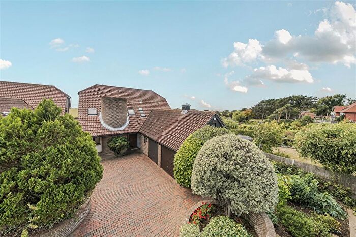 4 Bedroom Detached House For Sale In Bankside, Alverstoke, Gosport, PO12