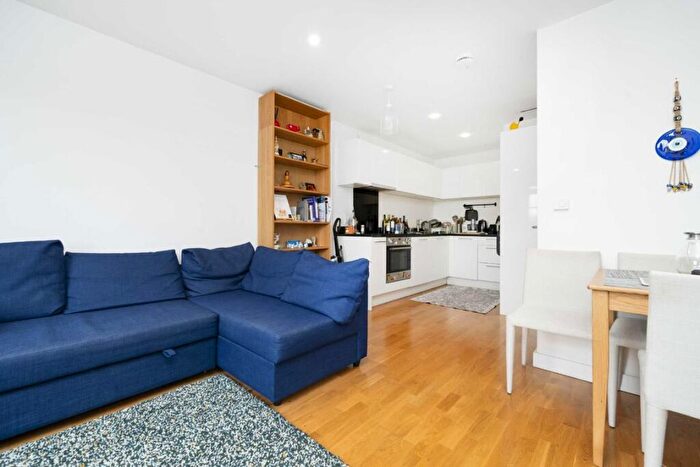1 Bedroom Flat To Rent In Holloway Road, Holloway, N7